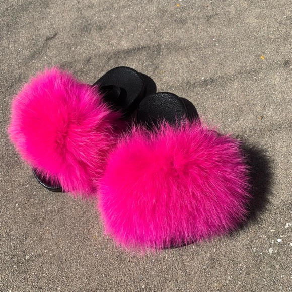 Shoes - Kids hot pink fox fur slides